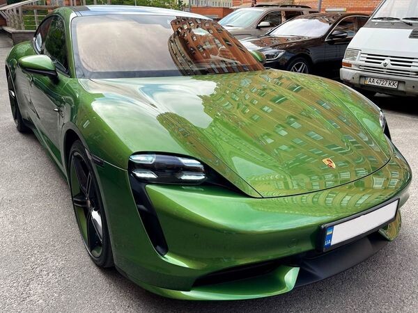 400 Прокат Porsche Taycan Turbo 671 hp AWD  