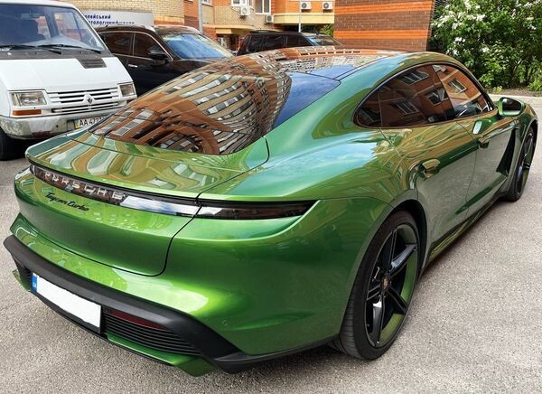 400 Прокат Porsche Taycan Turbo 671 hp AWD  