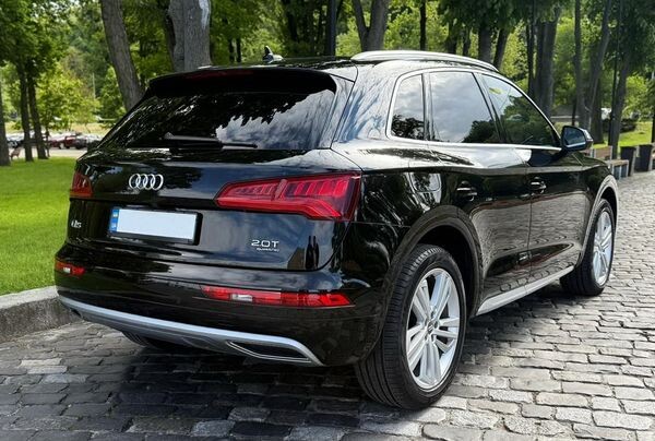 404 Позашляховик на весілля Audi Q5 чорний  