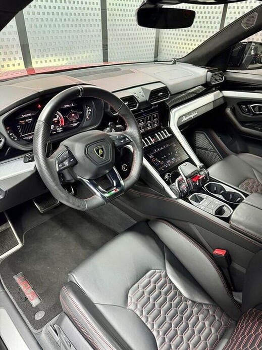 409 Прокат Lamborghini Urus без водія з водієм  