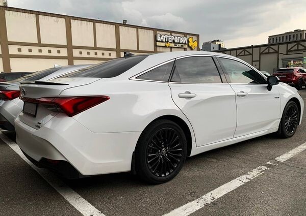 406 Toyota Avalon біла оренда на весілля 
