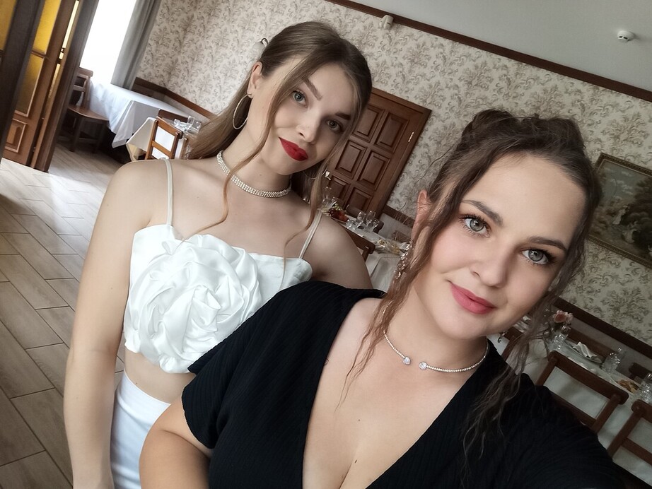 Анна Дрібна та Олена Демі 