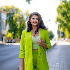 Каріна  Тарасенко - ведущий у Києві - фото 1
