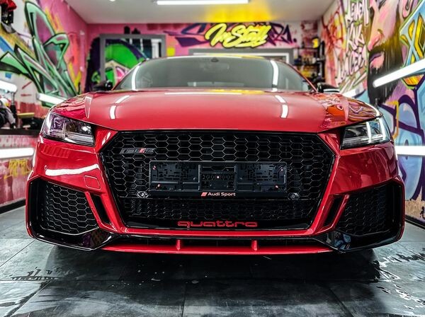 419 Audi TT RS червона для фотосесії зйомки оренда 