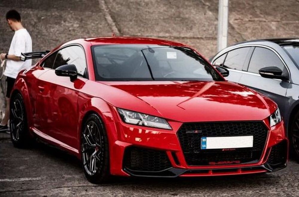 419 Audi TT RS червона для фотосесії зйомки оренда 