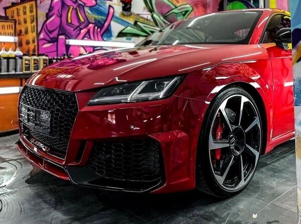 419 Audi TT RS червона для фотосесії зйомки оренда 
