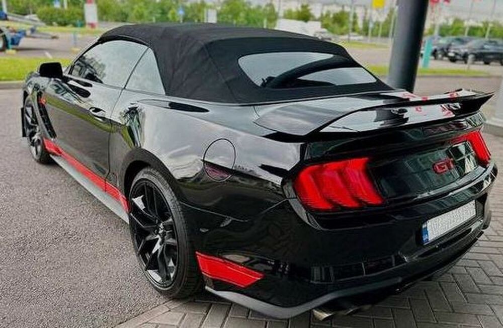 427 Кабріолет Ford Mustang GT 5.0 чорний 