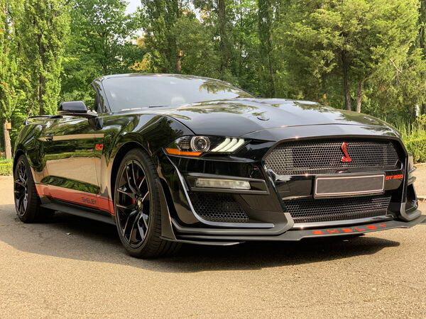 427 Кабріолет Ford Mustang GT 5.0 чорний 
