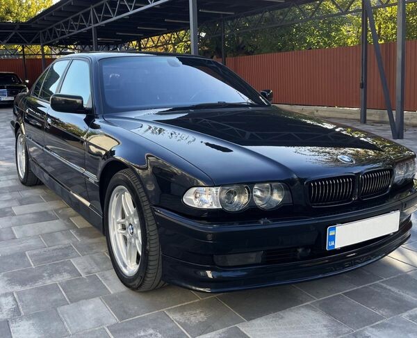 362 Оренда BMW 750i E38 чорний 2001 