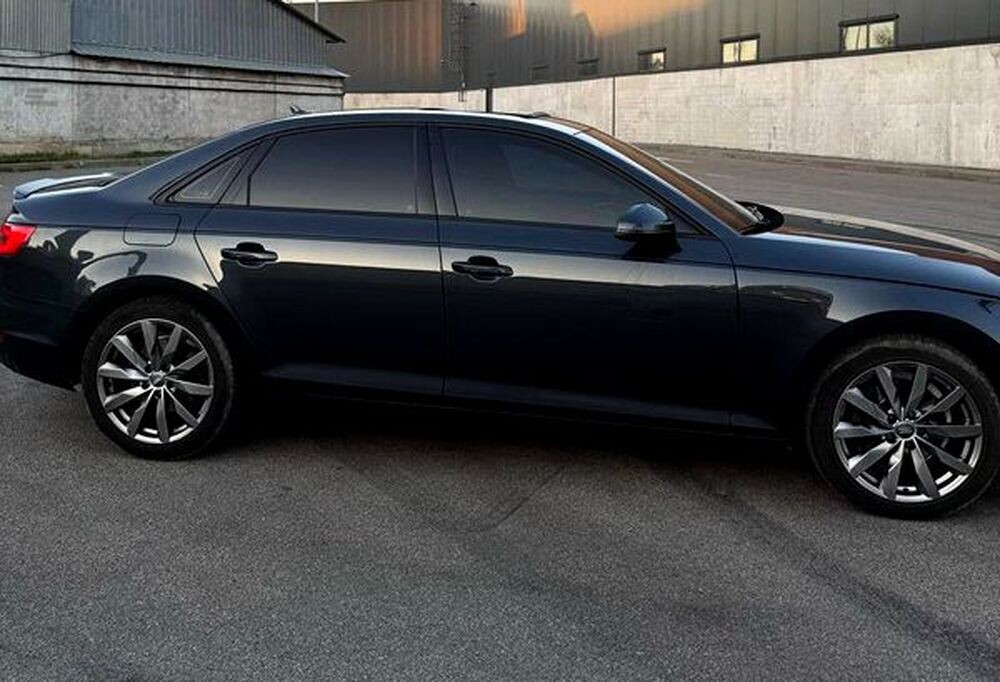 139 Прокат авто Audi A4 без водія 