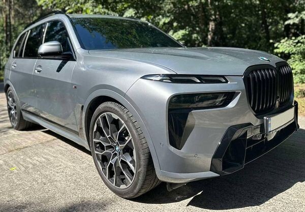 265 Оренда BMW X7 40D 2024 сірий на весілля 