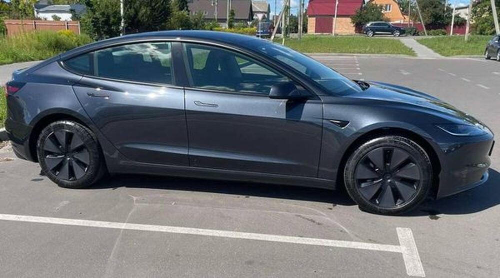 305 Авто на весілля Tesla Model 3 cіра з водієм  