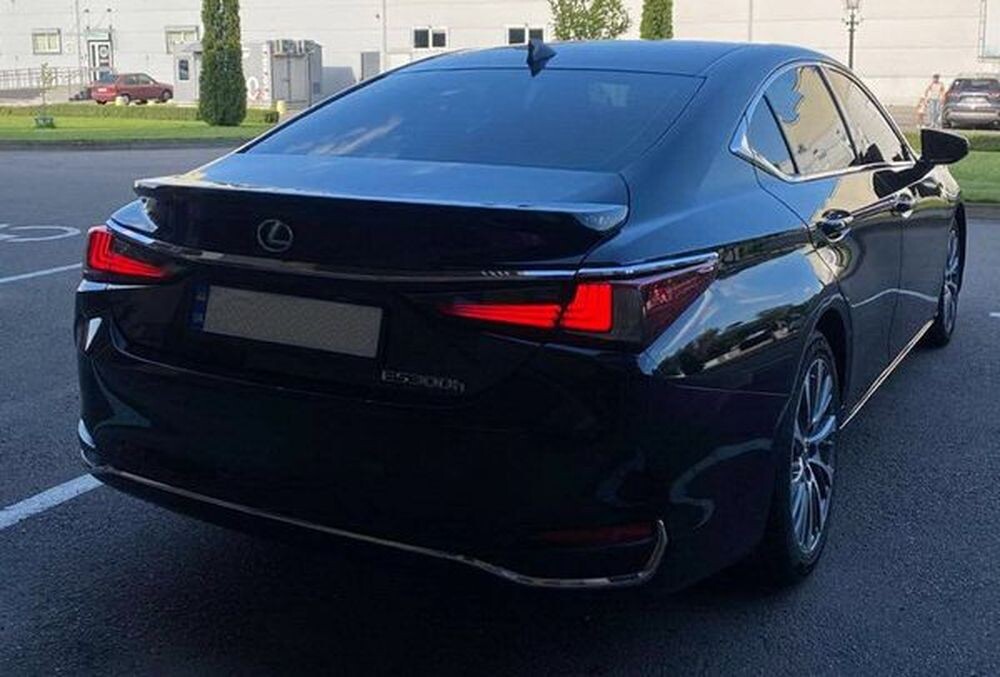 429 Авто на весілля Lexus ES 300h оренда з водієм 