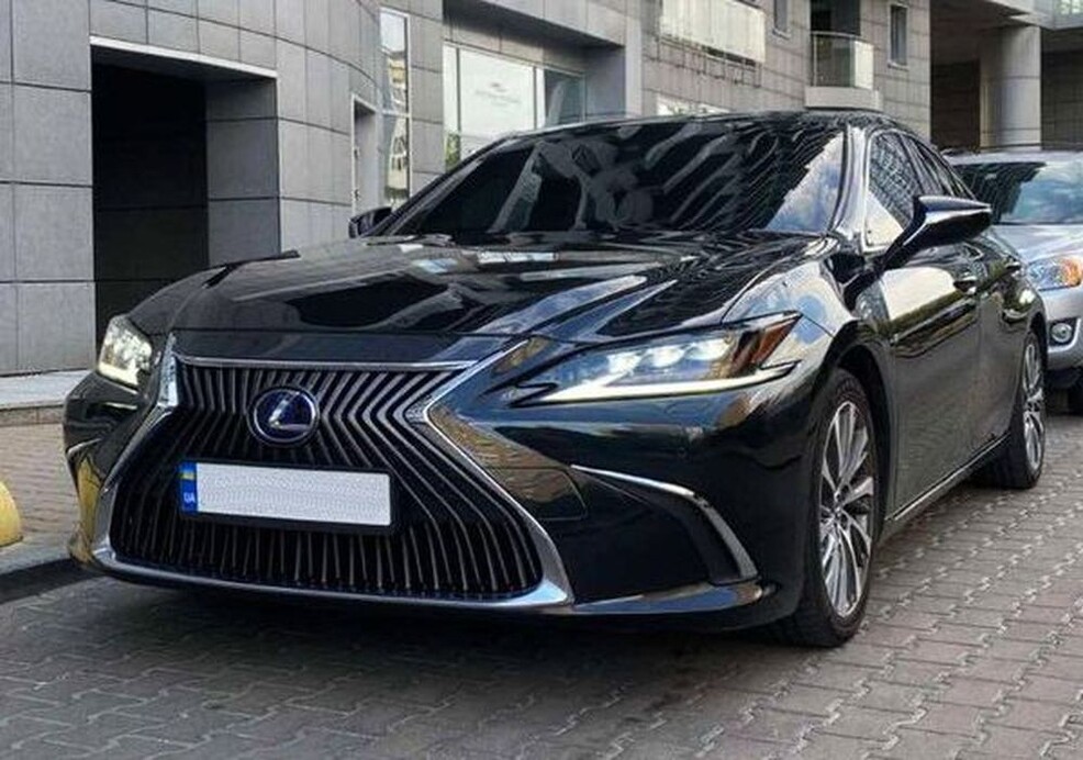 429 Авто на весілля Lexus ES 300h оренда з водієм 