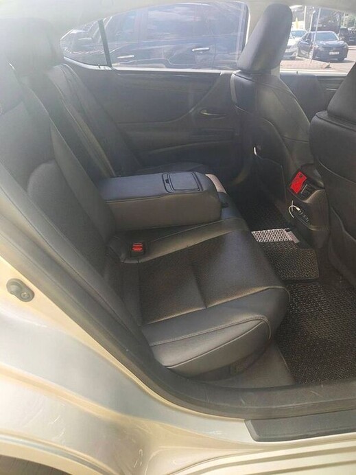 430 Авто на весілля Lexus ES 300h золотий  