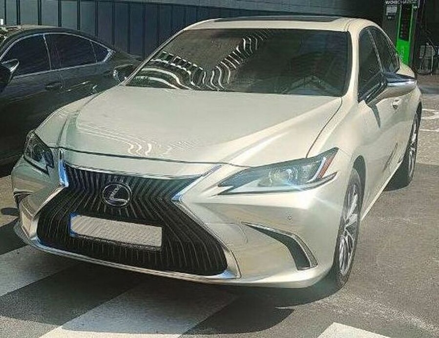430 Авто на весілля Lexus ES 300h золотий  