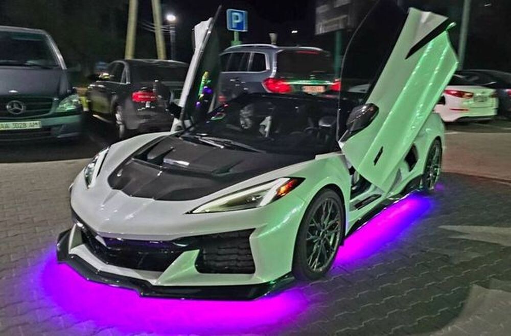 366Кабріолет на весілля Chevrolet Corvette білий 