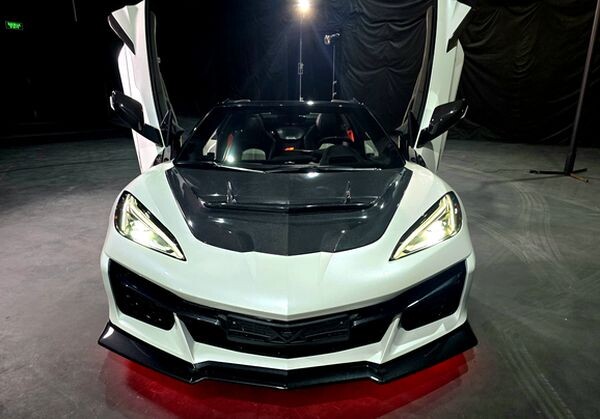 366Кабріолет на весілля Chevrolet Corvette білий 