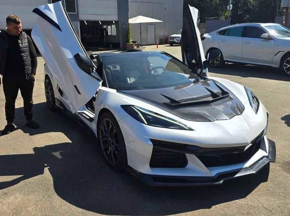 366Кабріолет на весілля Chevrolet Corvette білий 