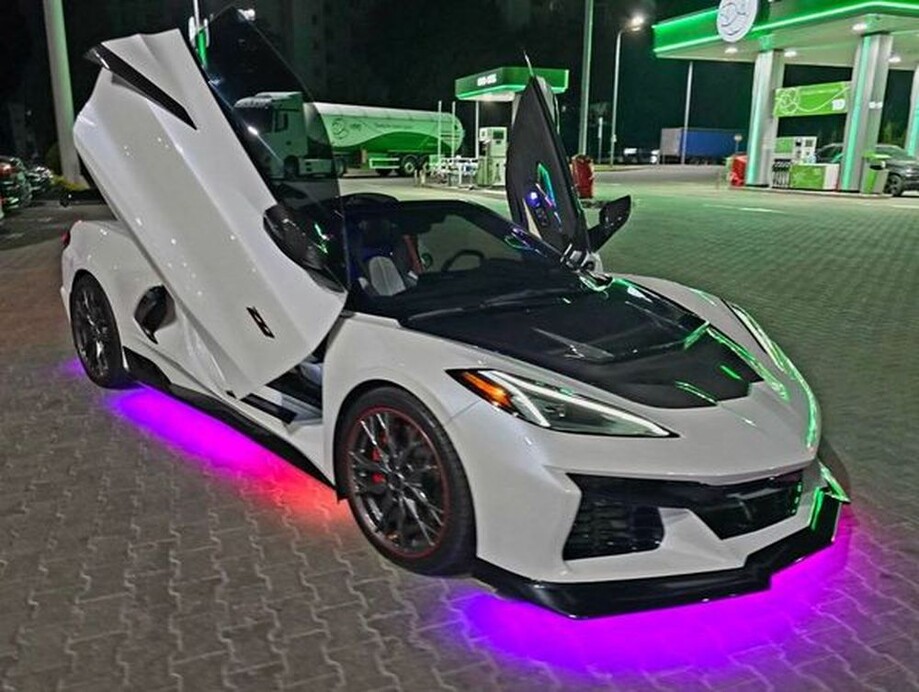 366Кабріолет на весілля Chevrolet Corvette білий 