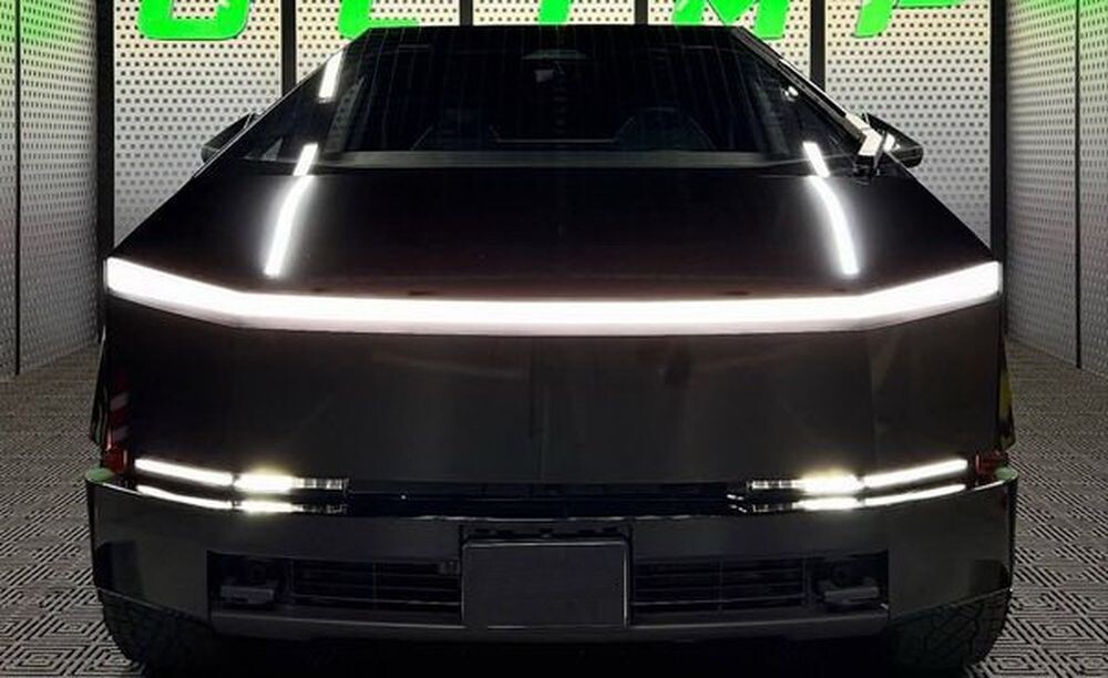 351 Tesla Cybertruck чорний прокат  