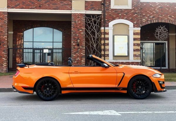 398 Кабріолет Ford Mustang GT помаранчовий  