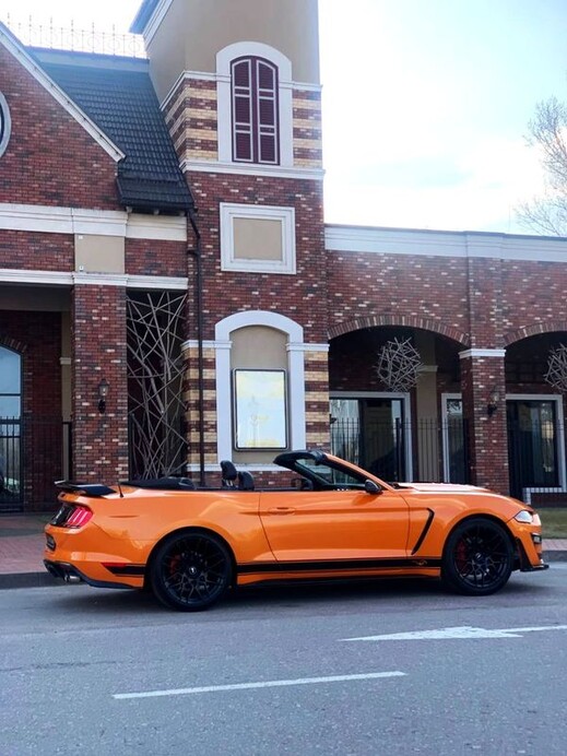 398 Кабріолет Ford Mustang GT помаранчовий  