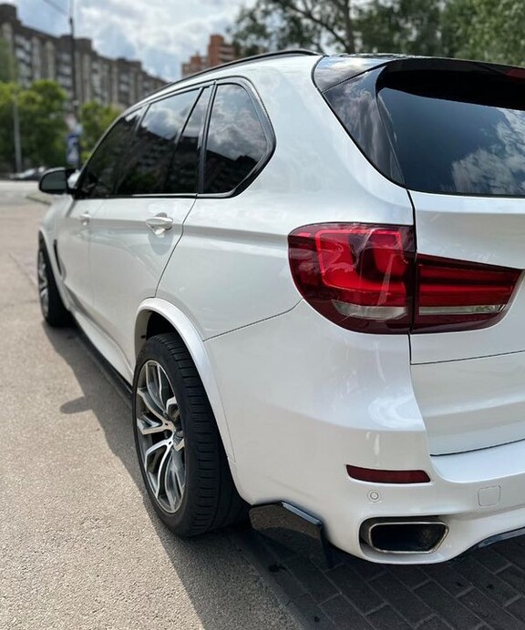 059 Джип на весілля BMW X5 білий з водієм 