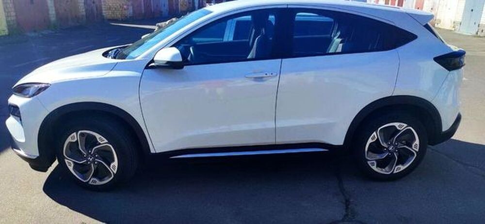 421 Позашляховик на весілля Honda eNS1  