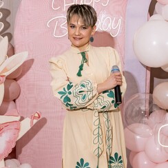 Аліна Захарчук - ведущий у Києві - фото 1