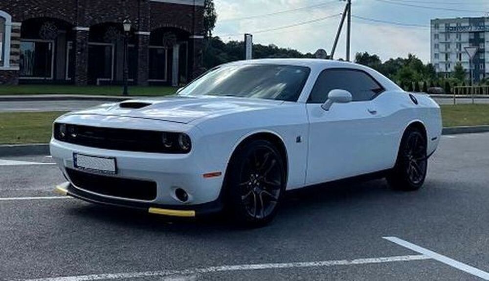 440 Прокат Dodge Challenger білий 6.4  