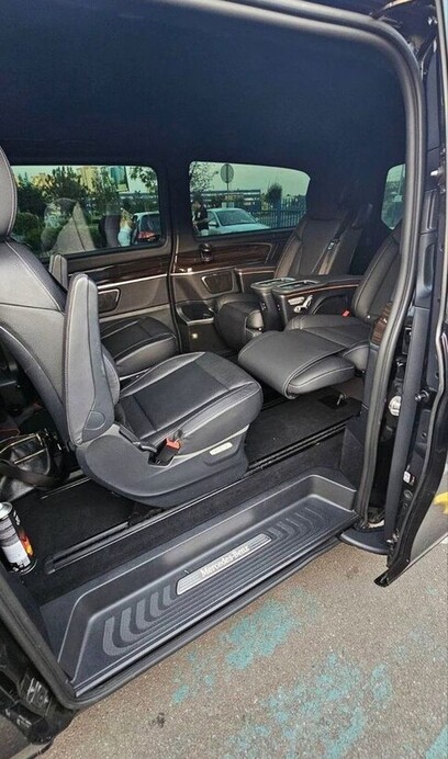 444 Оренда Mercedes-Benz V-Class з водієм  