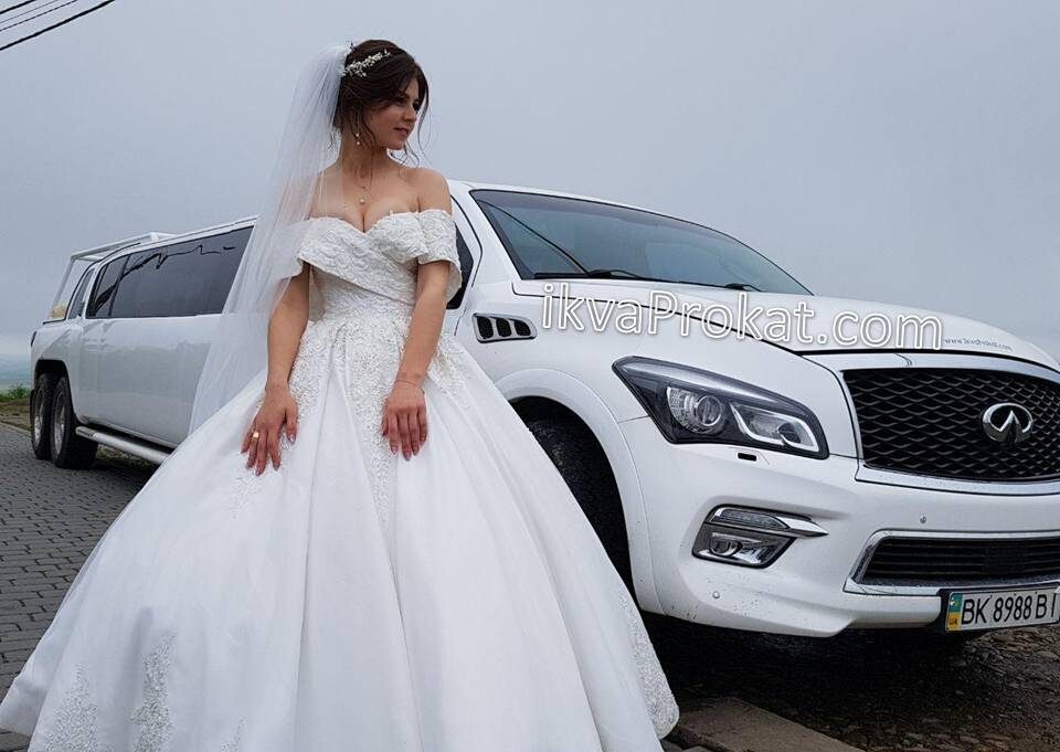 Лімузин INFINITI QX80 з літнім майданчиком 