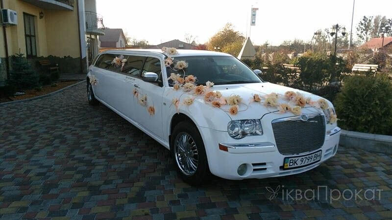 Лімузин Крайслер С300 