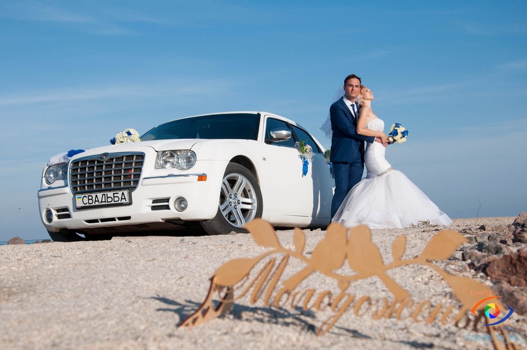 Свадебный Chrysler 300С белый, заказ авто 